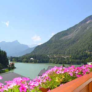 Panorama unico su Alleghe e le Dolomiti